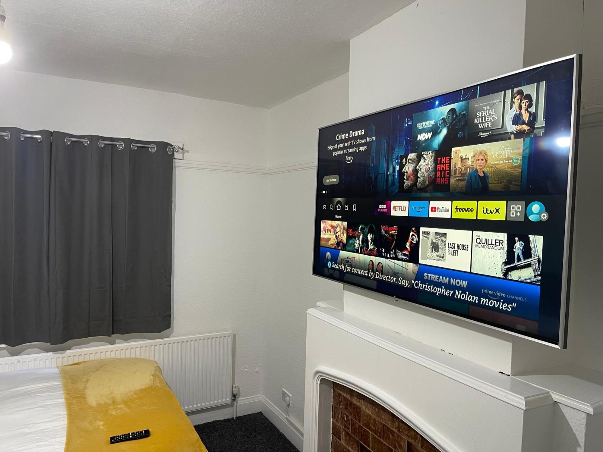 Hometel Digs Hidden Gem Large Comfy Home Can Sleep 15 Braunstone Town Екстер'єр фото